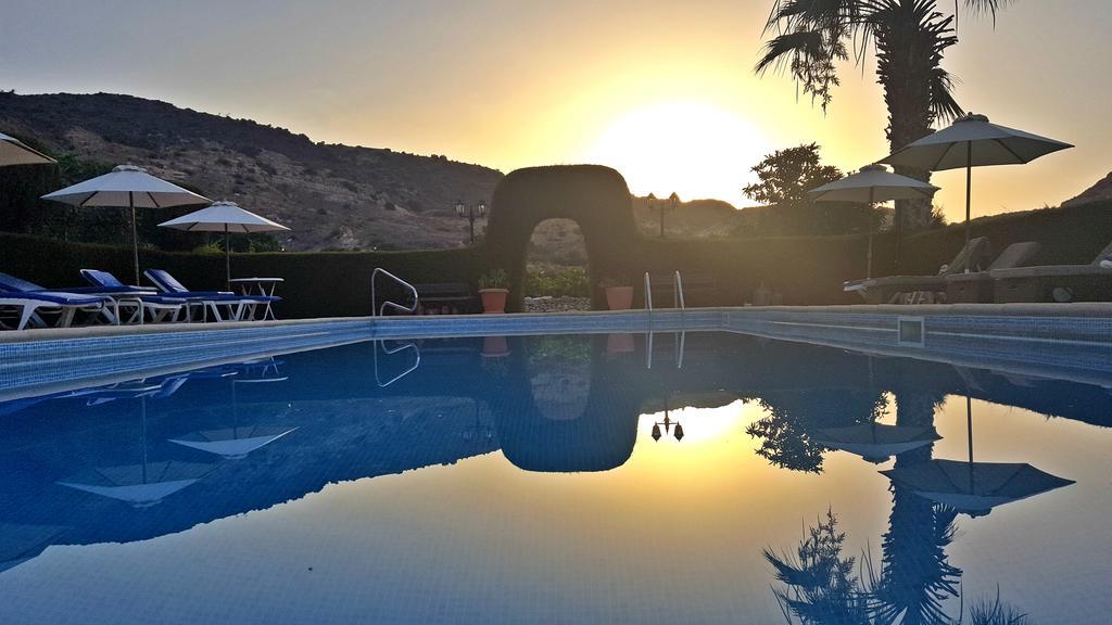 Ampelokipi Holiday Apartments Pissoúri Eksteriør bilde